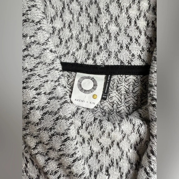 AKEMI & KIN for ANTHROPOLOGIE Gray print‎ high-low cowl neck sweater size XS. - Picture 12 of 15